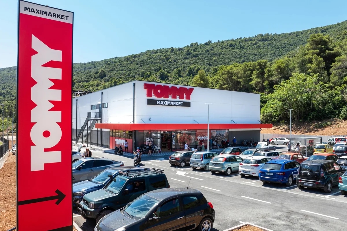 Hrvaška: Tommy razširil prodajno mrežo na Zemunik Donji in prenovil trgovine na Korčuli, Visu in Dugem otoku