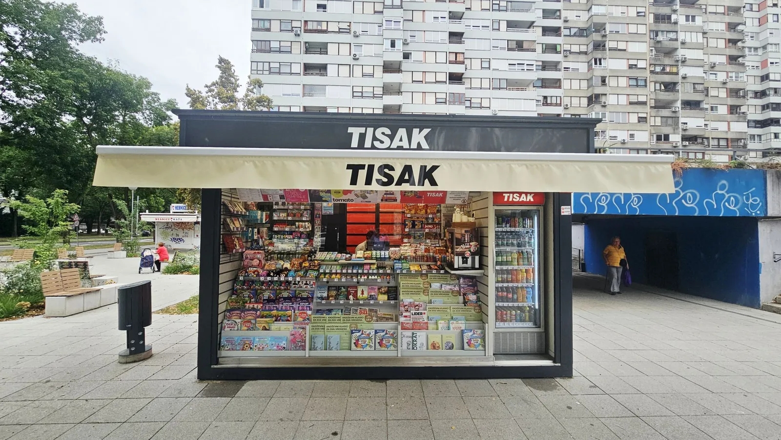 Hrvaška: Tisak v Zagrebu odprl tri nova prodajna mesta