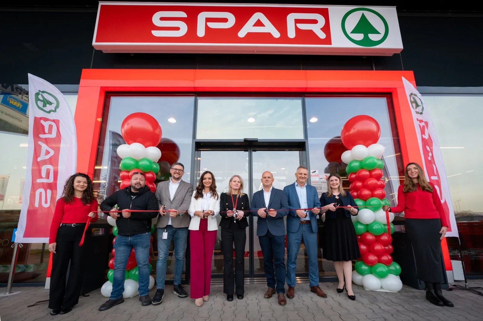 Hrvaška: Spar včeraj ponovno odprl prenovljena supermarketa v Zagrebu in Varaždinu
