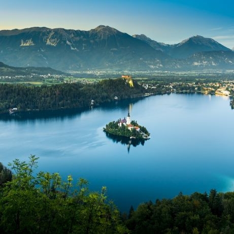 Nova turistična strategija naj ne bi spremenila usmeritve glede hotelov v državni lasti