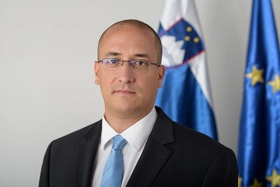 Vlada je za trgovine brez plastičnih vrečk