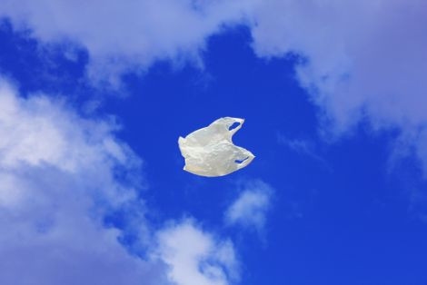 Brezplačne plastične vrečke so se z novim letom poslovile