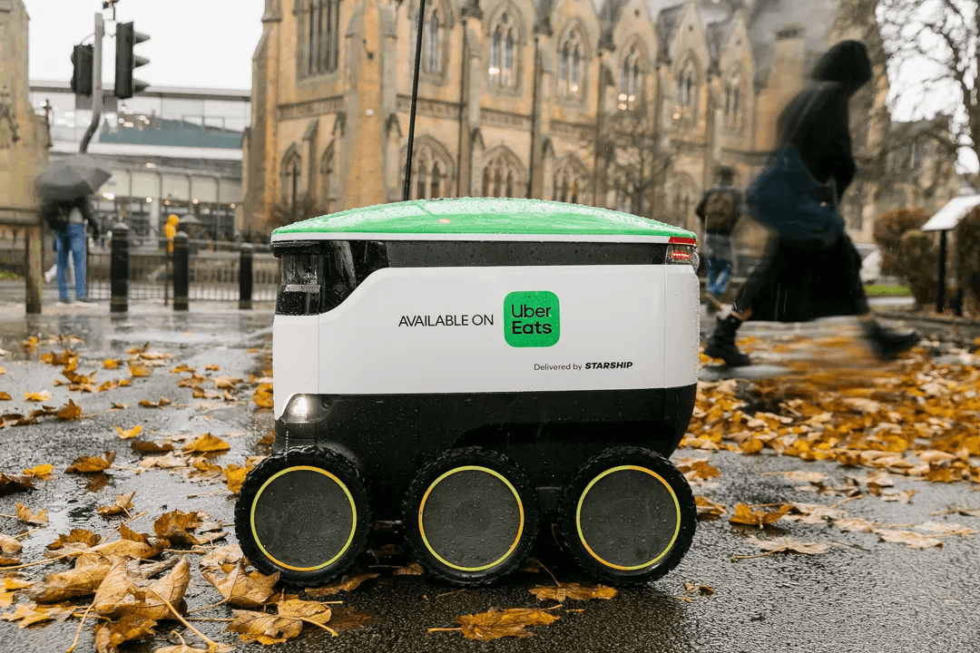 VB: Uber bo prihodnji mesec uvedel robotske dostave