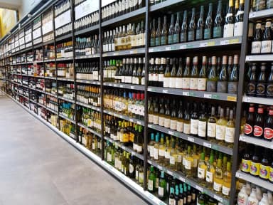 ZDA: Prepovedali uvoz kanadskega alkohola
