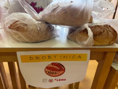 Drobtinica 2026: Žito doniral 1500 kg kruha za pomoč otrokom