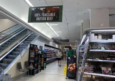 VB: M&S z novo naložbo podpira britansko živinorejo