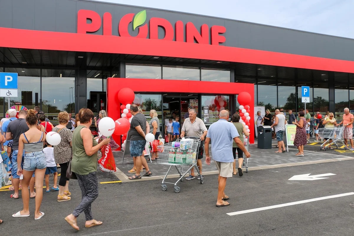 Hrvaška: V Žbandaju odprli nove Plodine