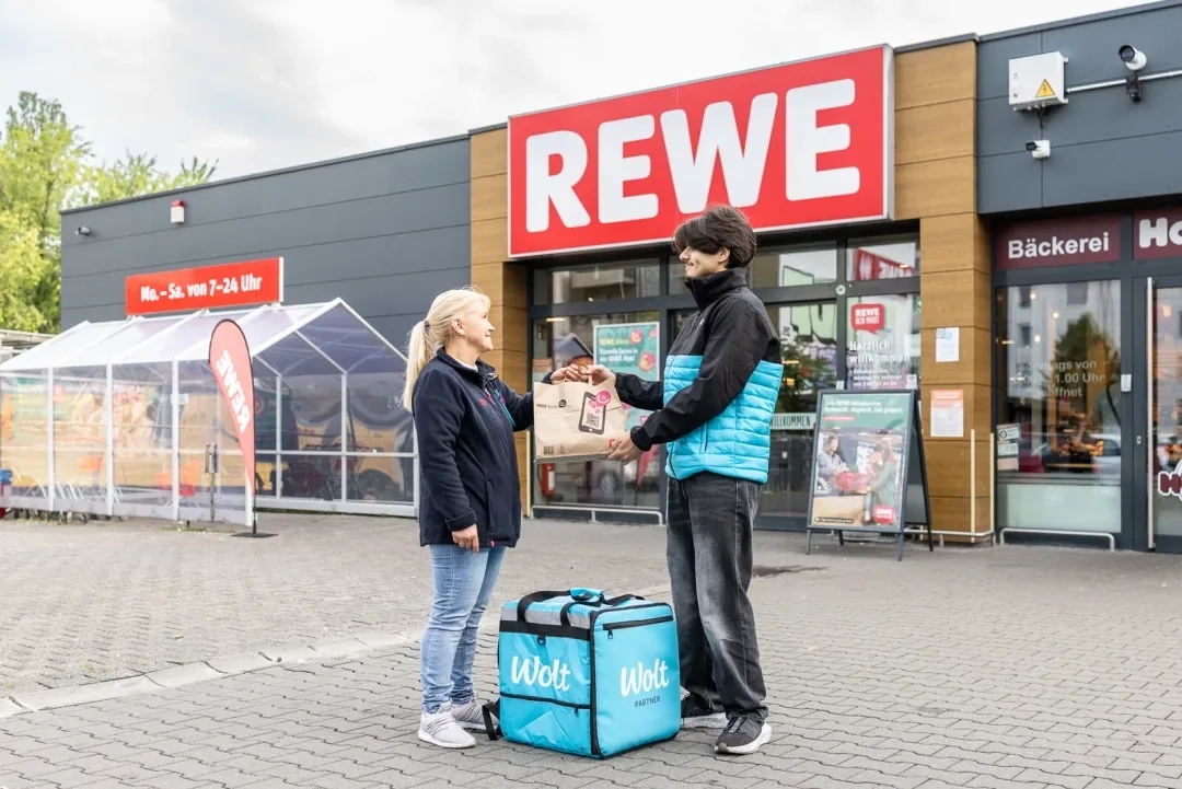 Nemčija: Rewe začenja prodajo prek platforme Wolt