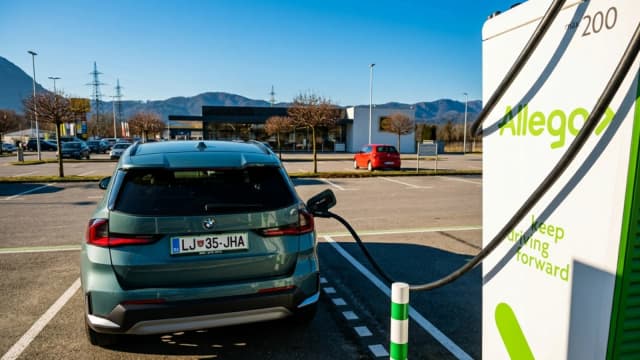 EU: V osmih mesecih več registracij električnih vozil
