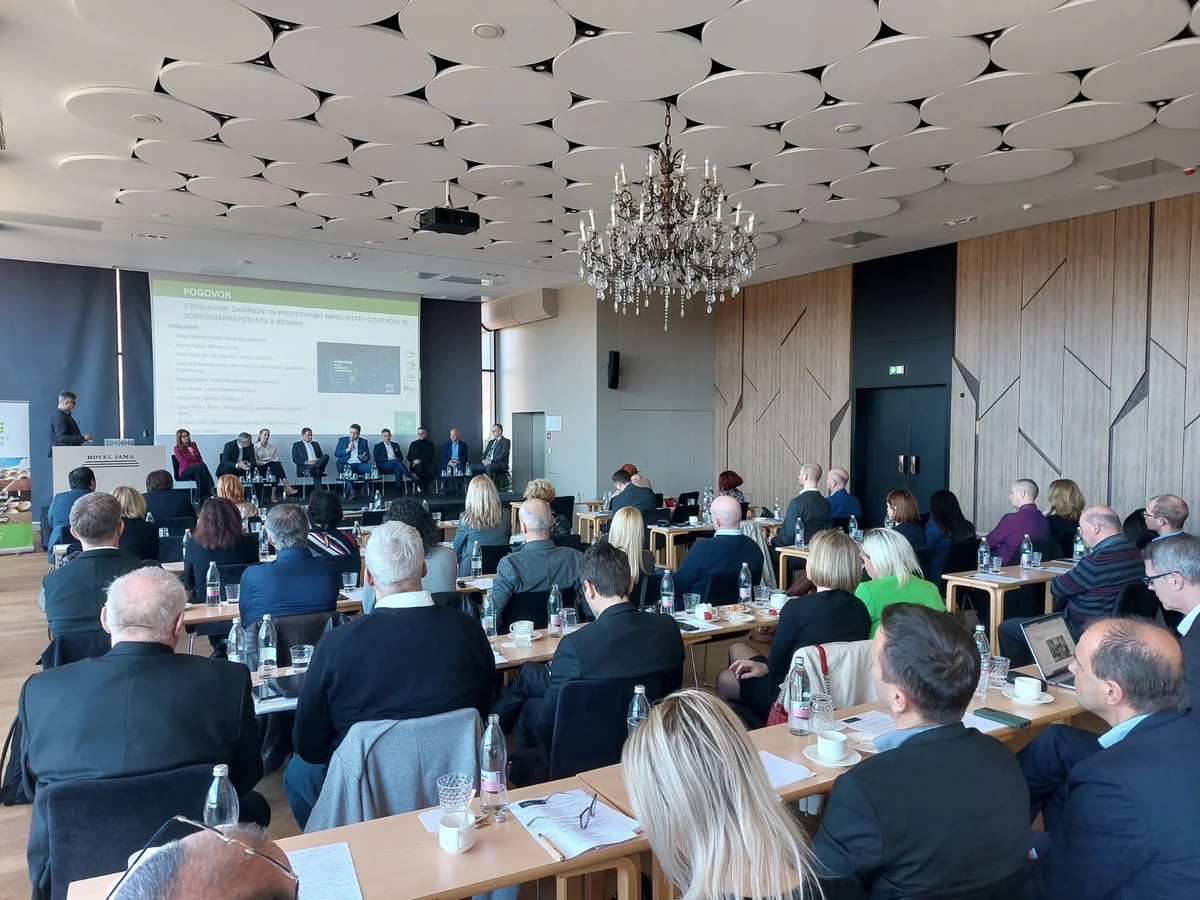 Mladi kuharji so s projektom Kuhnapato navdušili tudi v Rimu