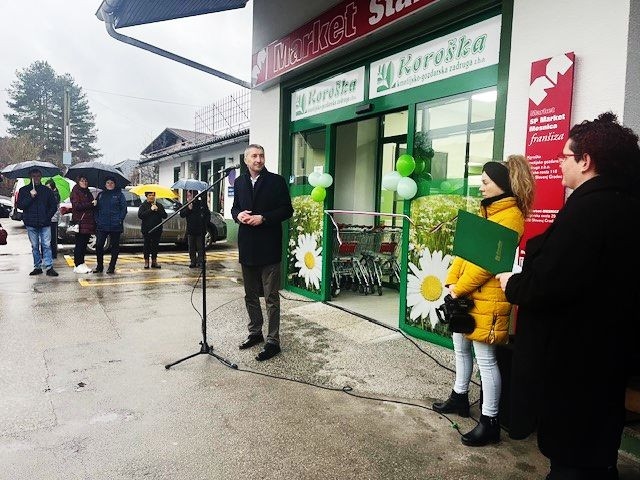 V Slovenj Gradcu so odprli prenovljeno Mercatorjevo franšizno trgovino