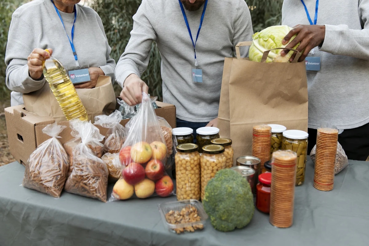EU: Posamezni prebivalec predlani v povprečju zavrgel 129 kilogramov odpadne hrane
