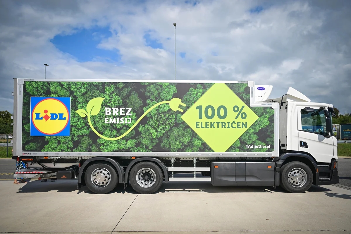 Lidl Slovenija kot prvi trgovec s popolnoma električnim tovornjakom za dostavo v poslovalnice