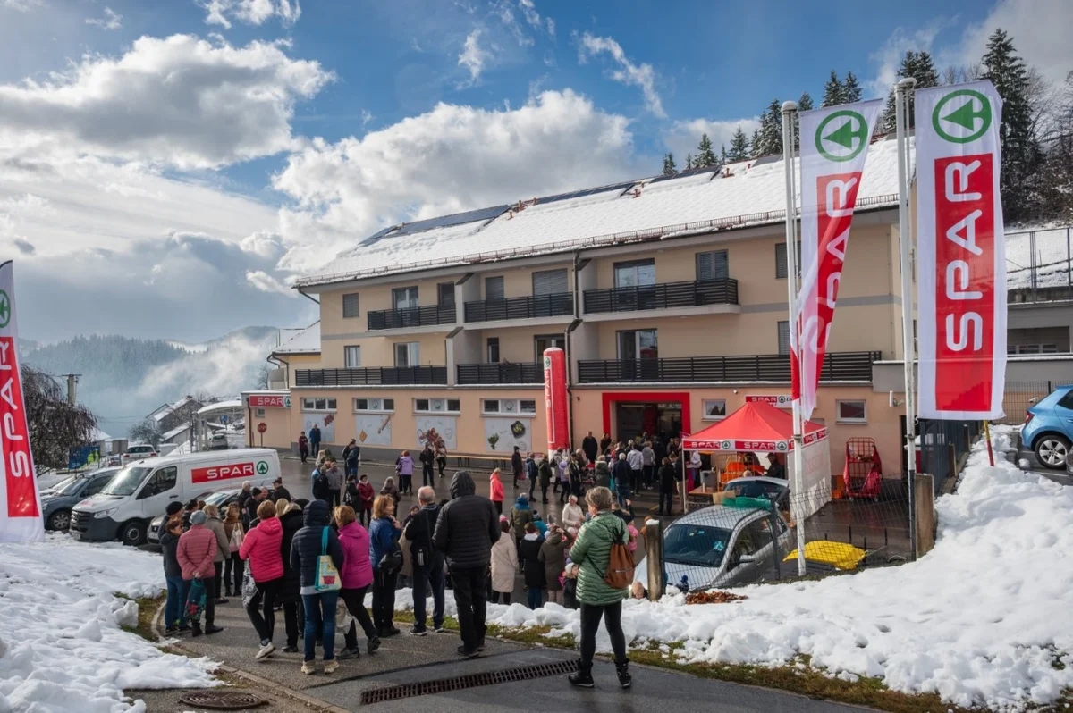 Odprli novo trgovino Spar partner v Loškem Potoku