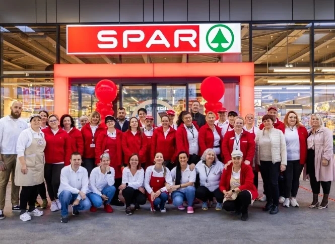 V Semedeli prenovljen Spar ponovno odprl svoja vrata