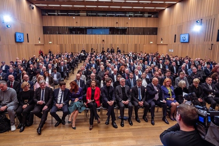 19. Vrh slovenskega gospodarstva na Brdu pri Kranju