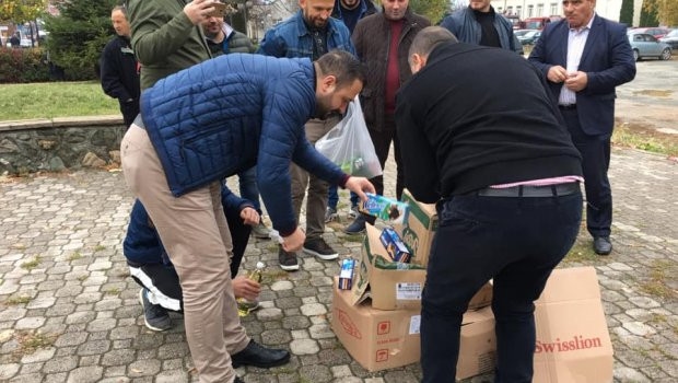 Aretirani navijači, ki so zažigali srbske izdelke (VIDEO)